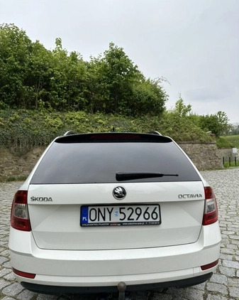 Skoda Octavia cena 45900 przebieg: 217490, rok produkcji 2019 z Nysa małe 254